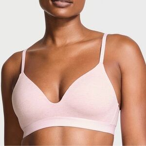 THE T-SHIRT Victoria’s Secret 40C
Lightly Lined Wireless Cotton Bra